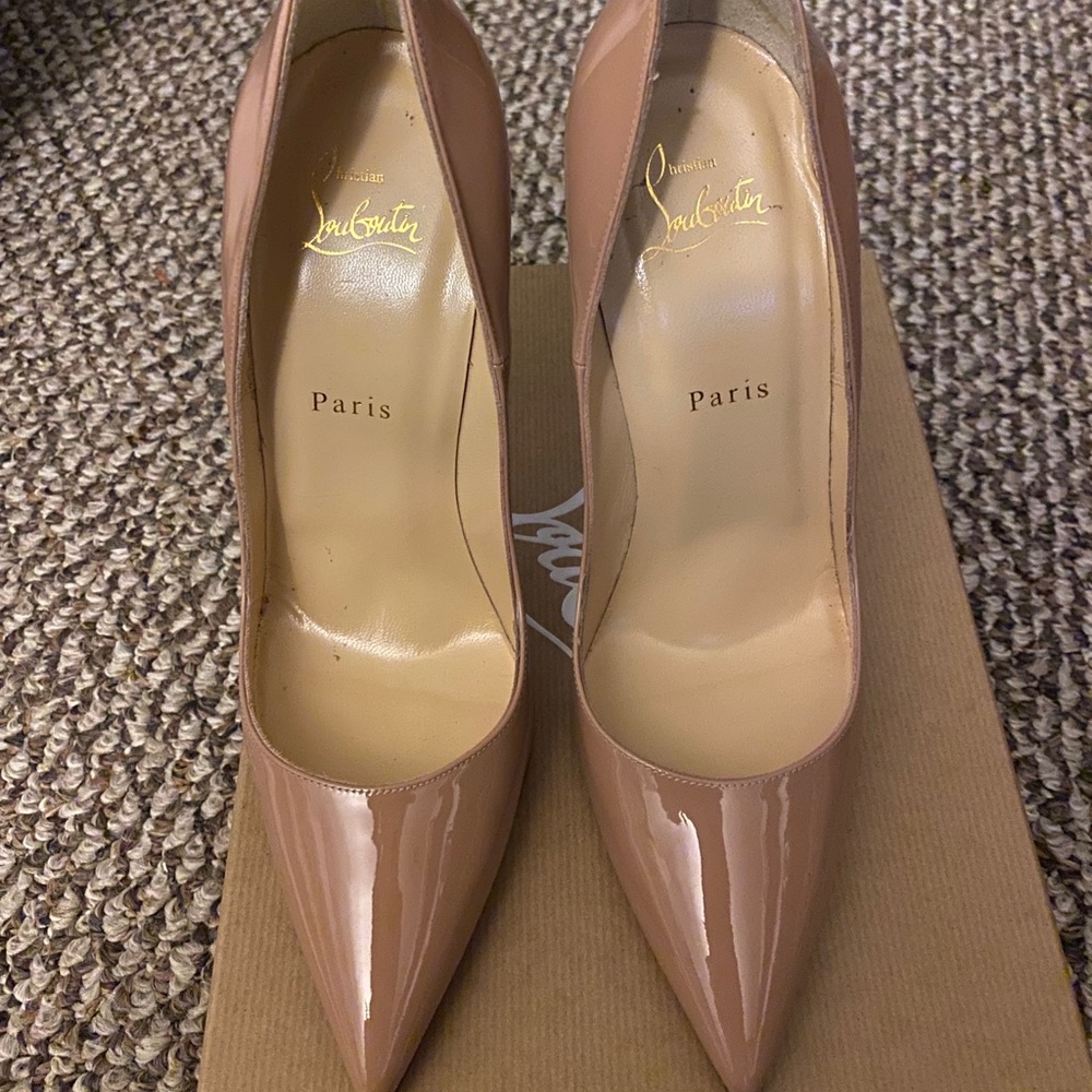 Christian Louboutin So Kate